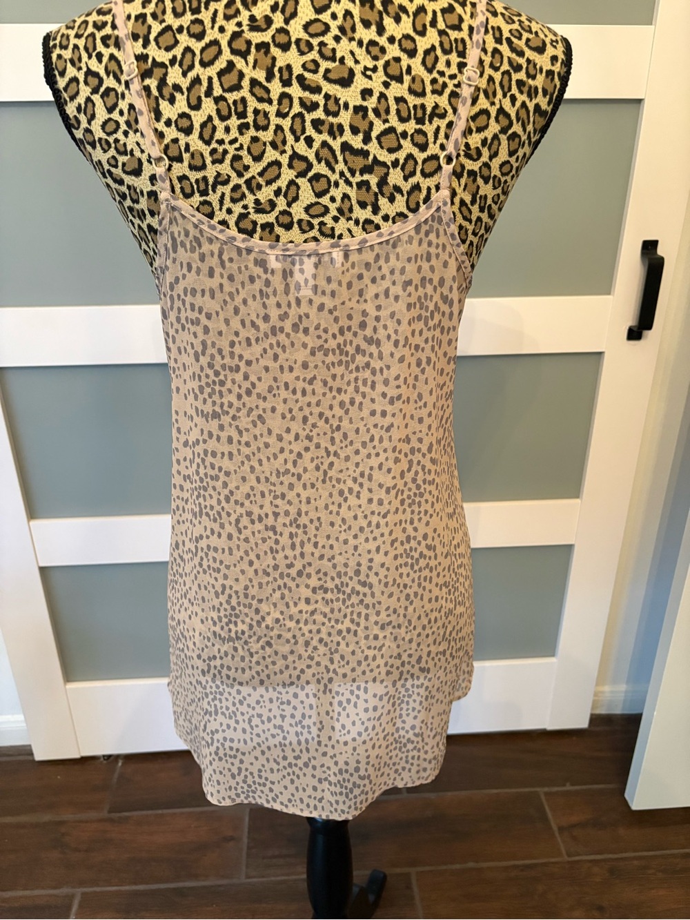 Express Tan Leopard-Print V-Neck Cami - Picture 3 of 5